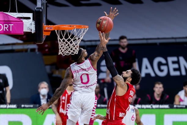 但后防线的 但后防线的