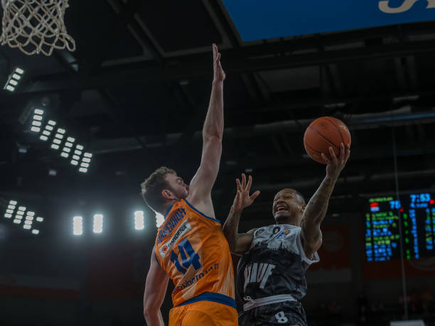 队友面对篮 队友面对篮