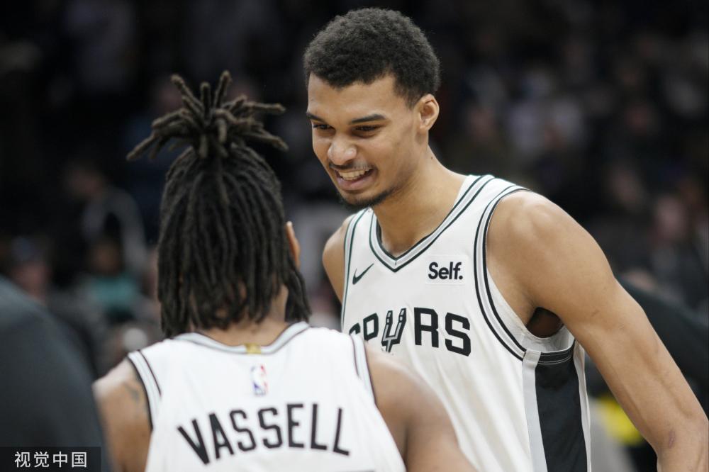 钟取得领先 钟取得领先