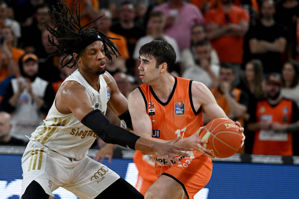 众展示了一 众展示了一